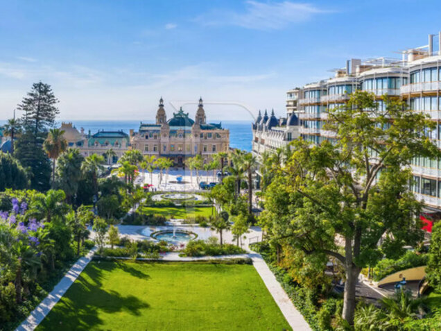 Magnifique appartement rénové, non meublé dans le Carré d'Or