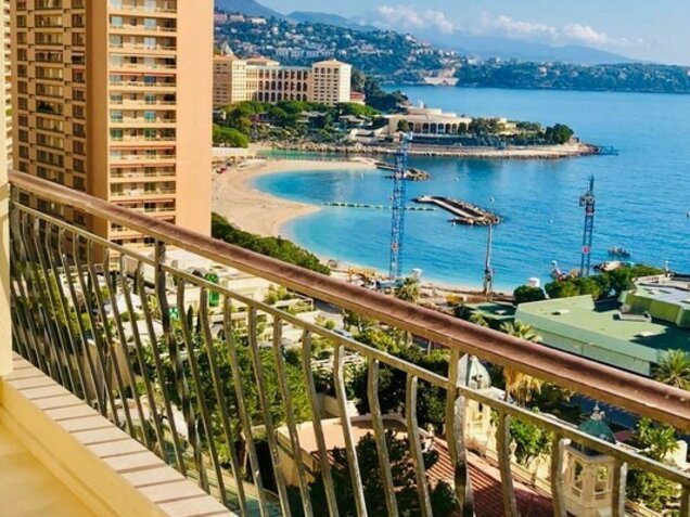 Appartement 4 pièces entièrement rénové avec vue mer - Quartier Larvotto