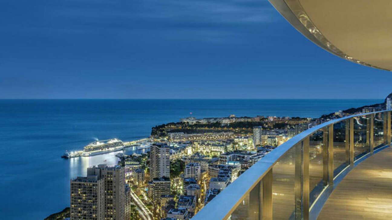 Prestigious apartment on a high floor - 1 / 3