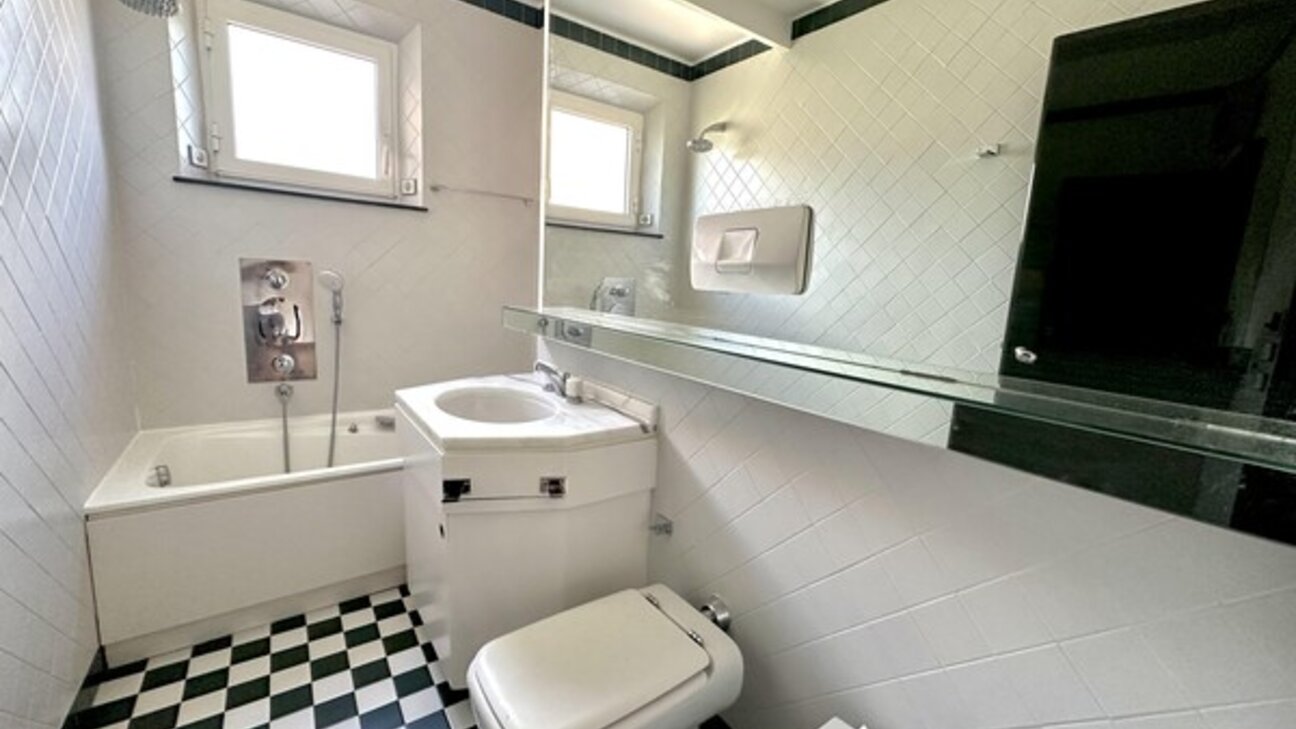 CAP MARTIN - 5/6 PIÈCES  - Duplex avec terrasses, piscine et vue panoramique - 11 / 34