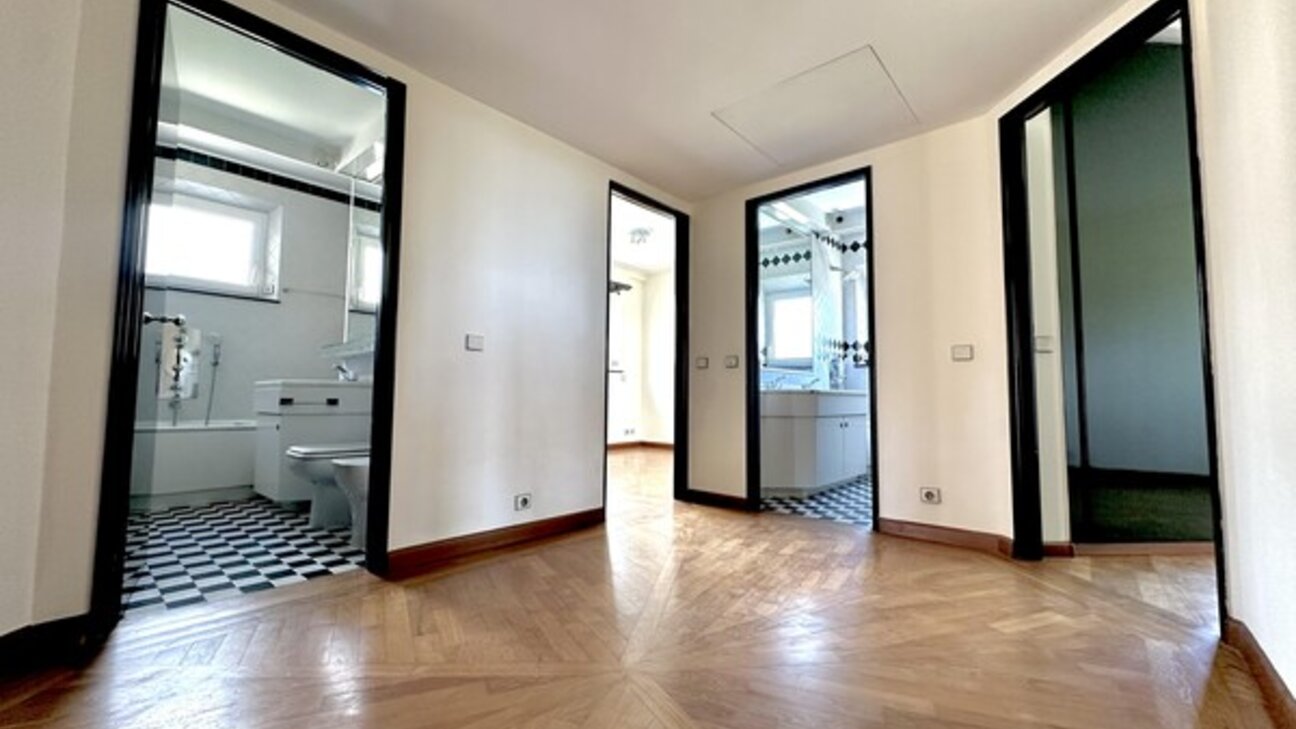 CAP MARTIN - 5/6 PIÈCES  - Duplex avec terrasses, piscine et vue panoramique - 7 / 34