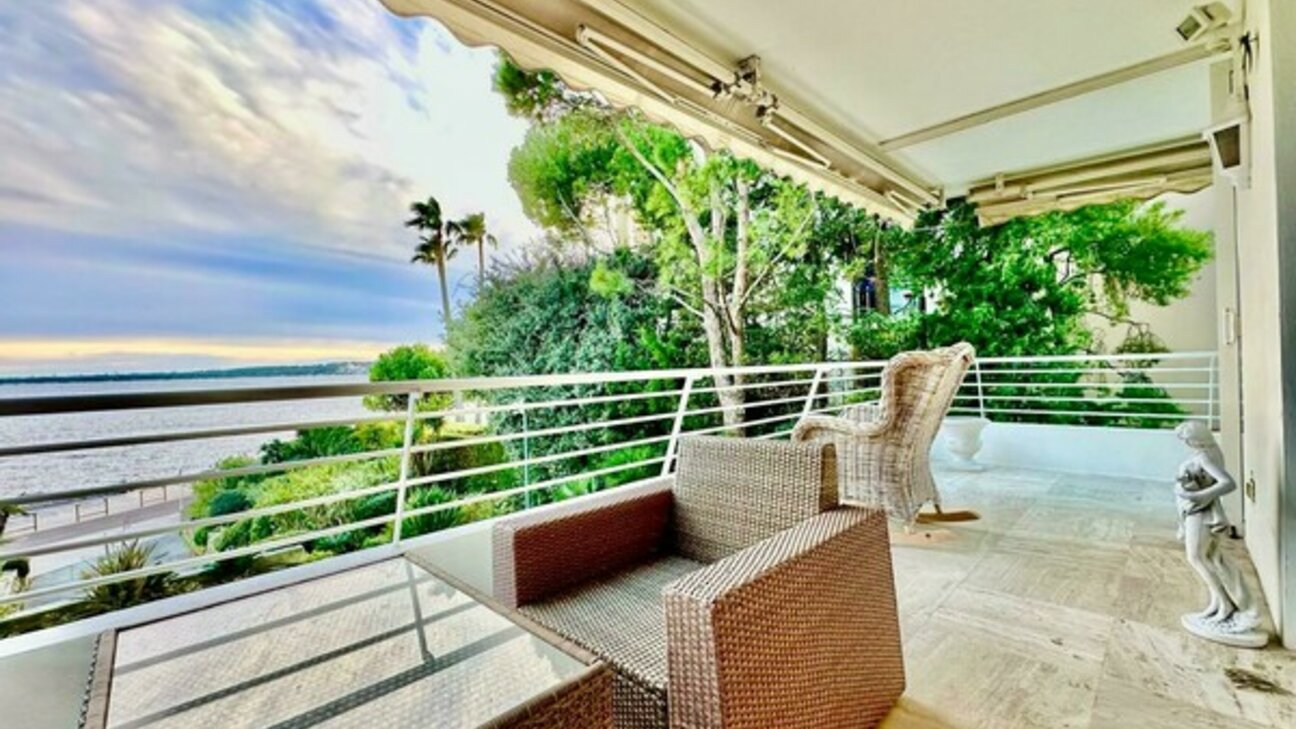 Très grand appartement à rénover avec vue mer - CANNES - 2 / 12