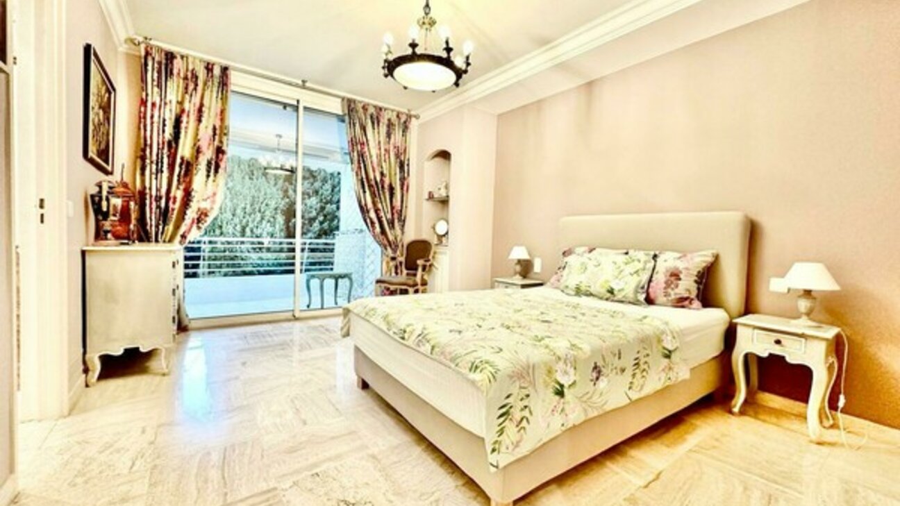 Très grand appartement à rénover avec vue mer - CANNES - 7 / 12