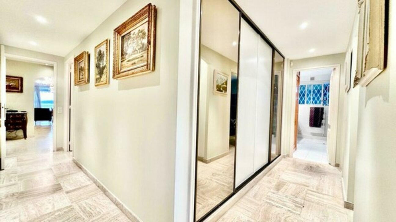 Très grand appartement à rénover avec vue mer - CANNES - 6 / 12