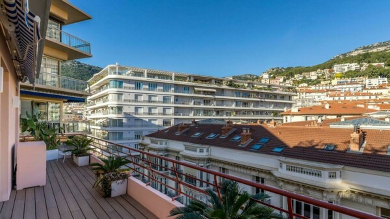 Bel appartement rénové avec terrasse au Richmond - Carré d'Or - 1 / 10